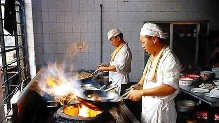 国外b2**站毛片